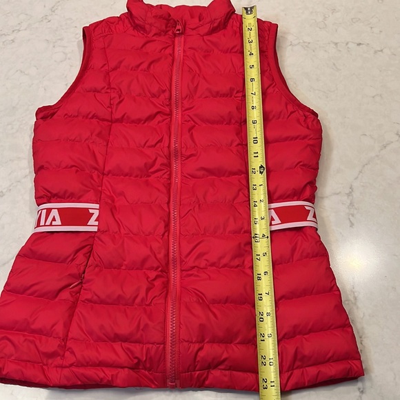 Zyia down vest size small - Picture 6 of 8